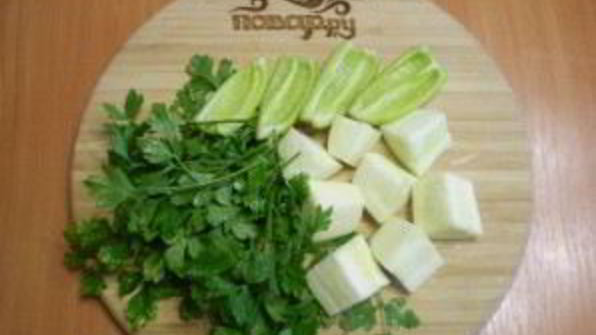 зеленый коктейль с перцем