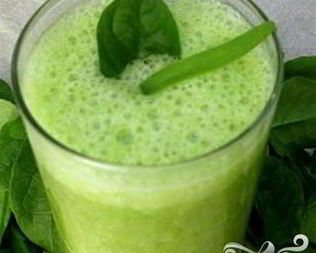 Зеленый витаминный напиток с семенами льна