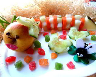 Фруктовый салат Гусеничка