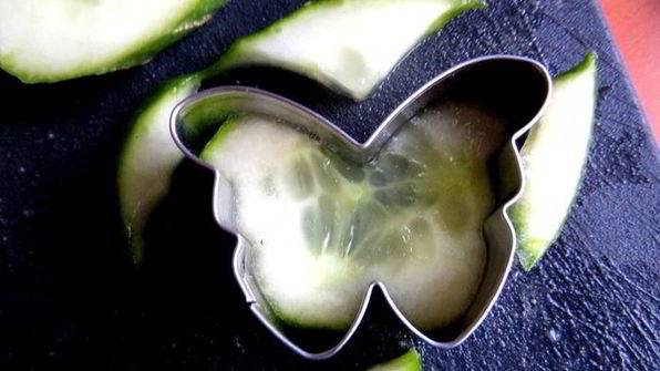 фруктовый салат гусеничка