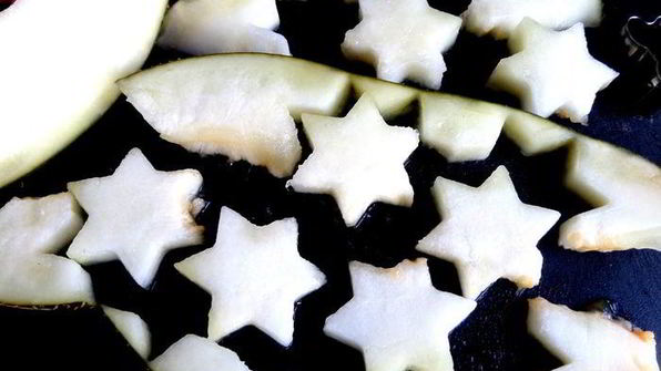 фруктовый салат гусеничка