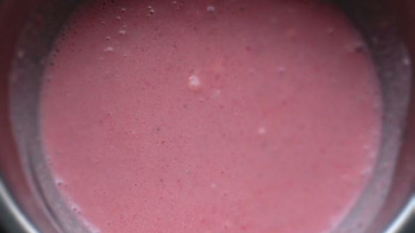 фруктовый салат мачедония с клубничным соусом