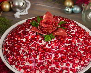 Гранатовый браслет с пастромой