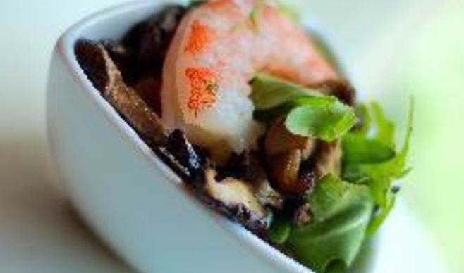 Грибной салат с креветками