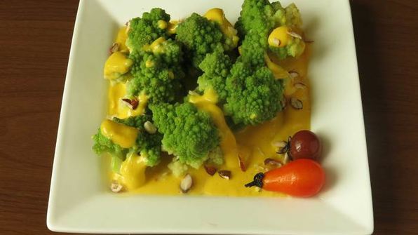 капуста романеско под соусом сабайон