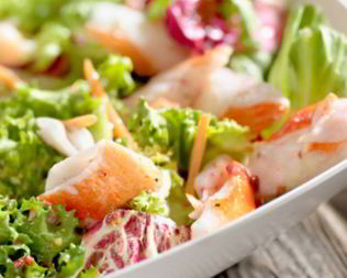 Крабовый салат с рисом