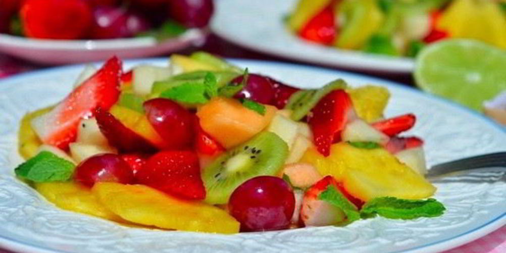 Рецепт легкий салат из фруктов с лимонным кремом