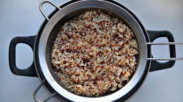 овощной салат с киноа