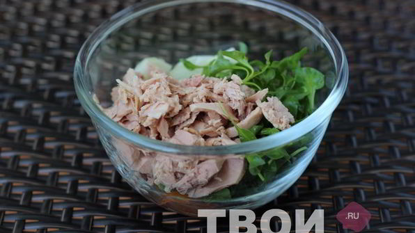 овощной салат с тунцом