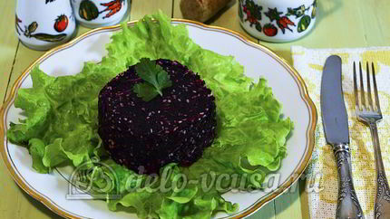 Постный салат из свеклы