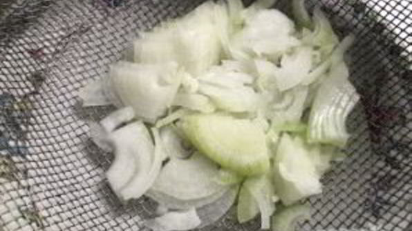 салат француженка с репчатым луком