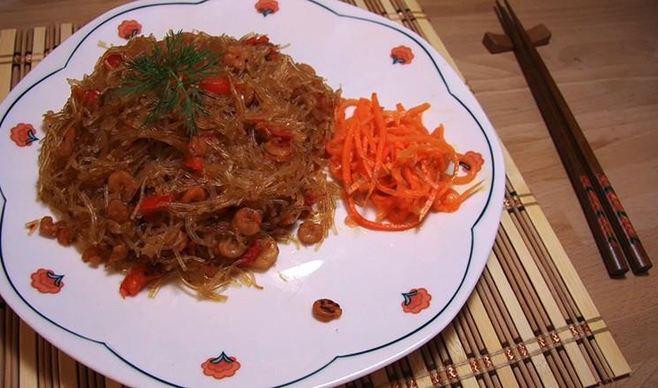 Салат Фунчоза с креветками