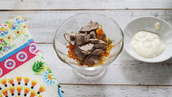 салат из куриной печени с морковью