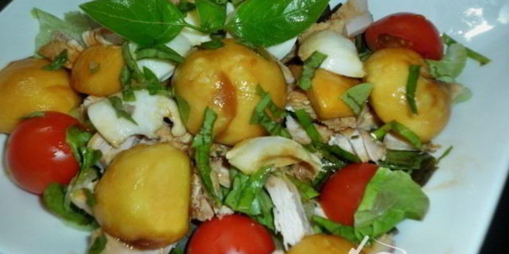 Рецепт салат из курицы и маринованного цукини