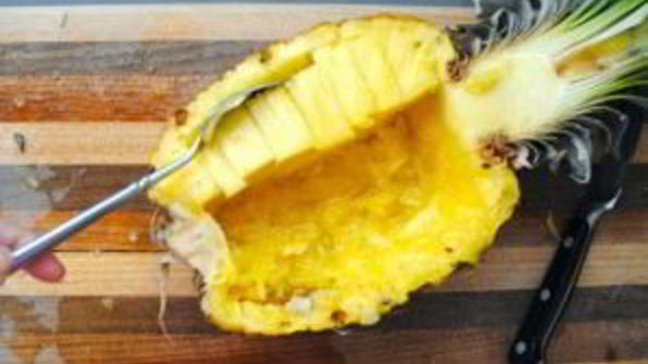 салат из курицы с ананасом