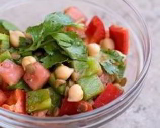 Салат из нута и чечевицы по-мароккански