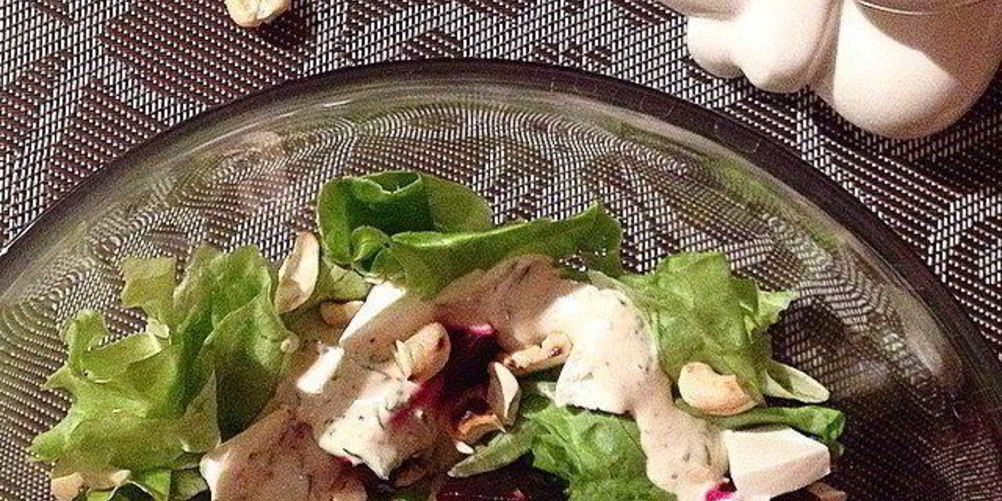 Рецепт салат из печеной свеклы с орехами и зеленью