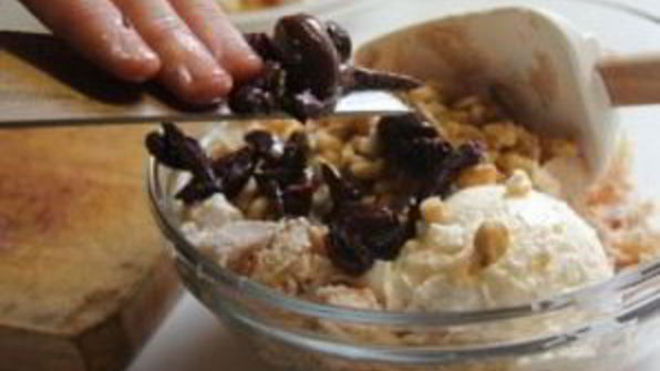 салат из рыбных консервов