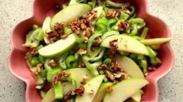 салат из сельдерея и яблок