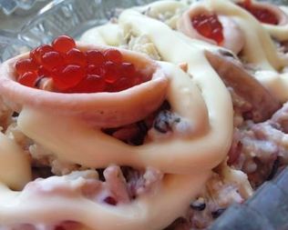 Салат Морской коктейль с красной икрой