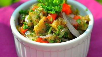 Салат с баклажанами и сладким перцем