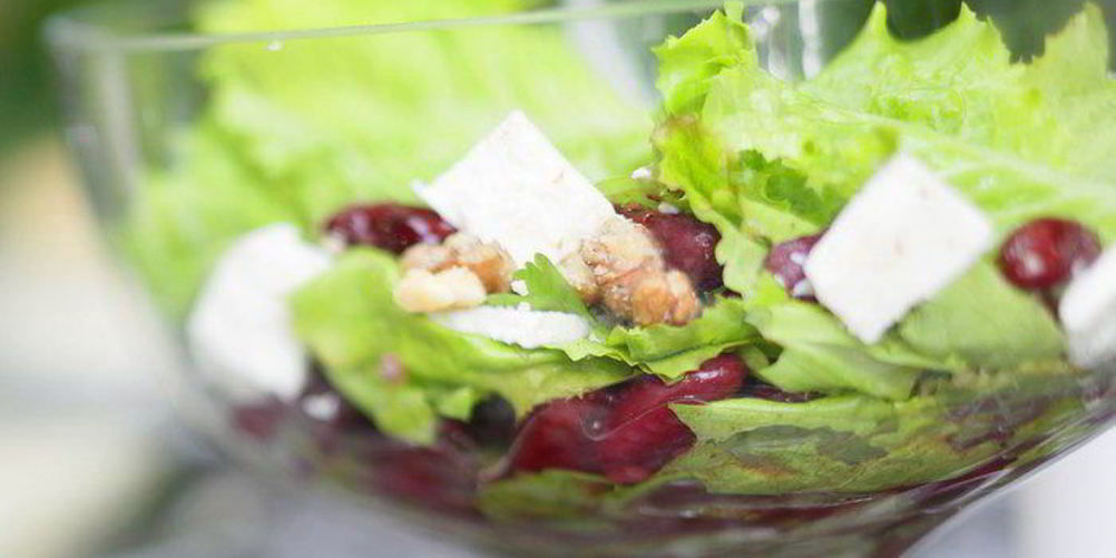 Рецепт салат с фасолью, грецкими орехами и сыром