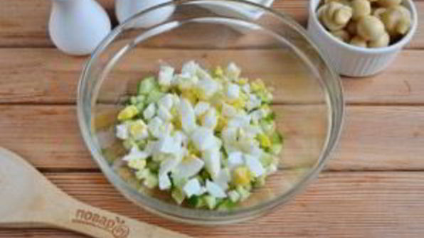 салат с говяжьим языком и грибами