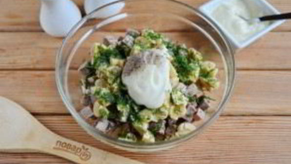 салат с говяжьим языком и грибами