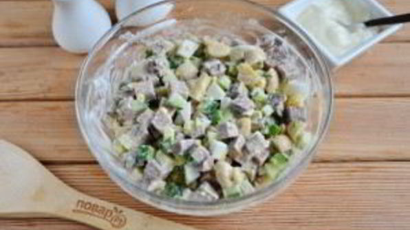 салат с говяжьим языком и грибами