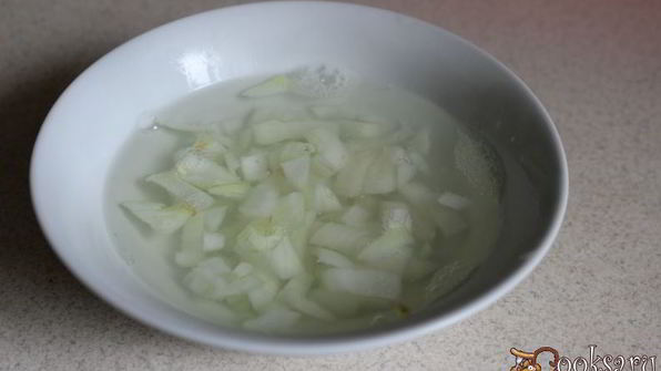 салат с консервированным тунцом и плавленным сыром