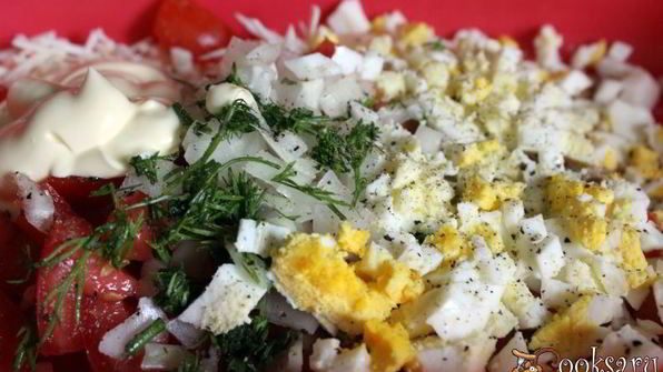 салат с консервированным тунцом и плавленным сыром