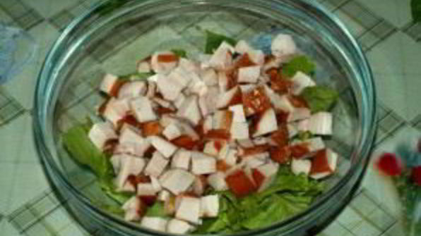 салат с копченой куриной грудкой
