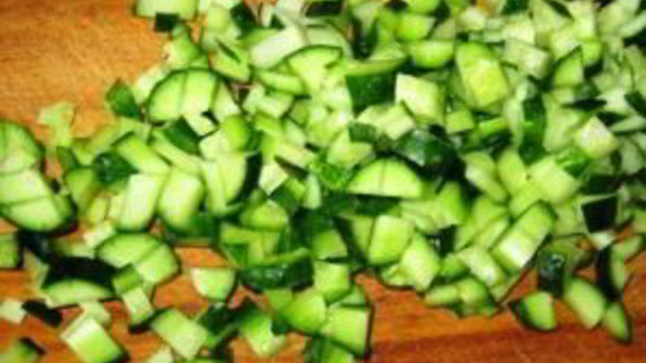 салат с копченым куриным окорочком