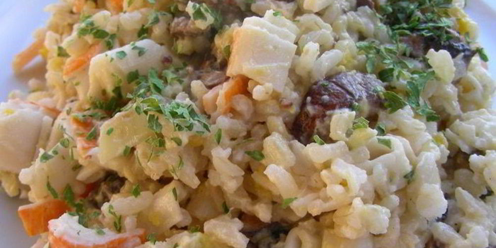 Рецепт салат с крабовыми палочками и грибами