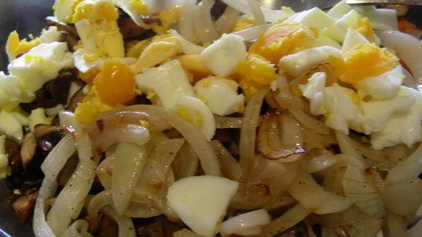 салат с крабовыми палочками и грибами