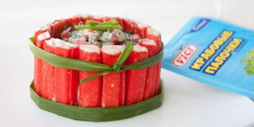 Рецепт салат с крабовыми палочками и йогуртовой заправкой