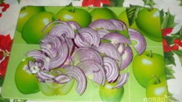 салат с красной рыбой и икрой