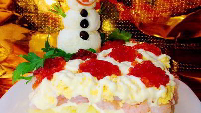 Салат с креветками и красной икрой