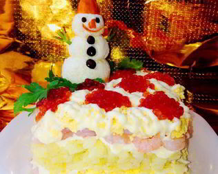 Салат с креветками и красной икрой