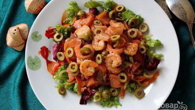 Салат с креветками и овощами