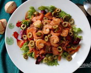 Салат с креветками и овощами