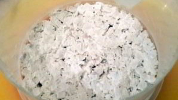 салат с курицей, ананасами и грецкими орехами