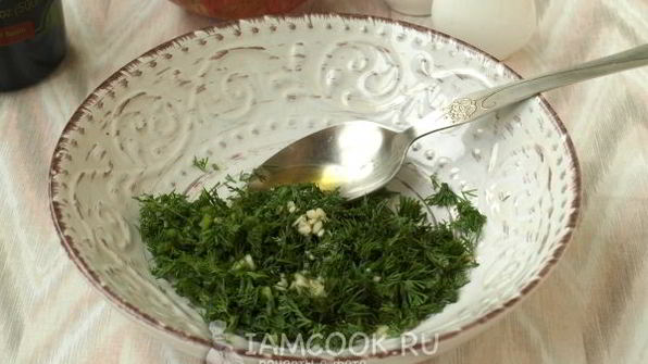 салат с курицей, грейпфрутом и маслинами