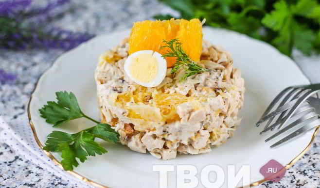 Салат с курицей и апельсином