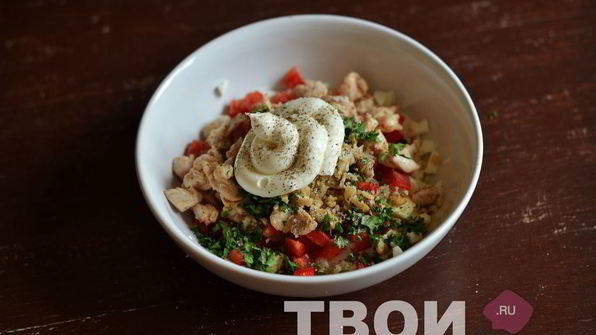 салат с курицей и орехами