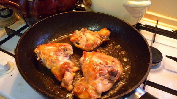 салат с мангольдом, курочкой, рисом и чечевицей