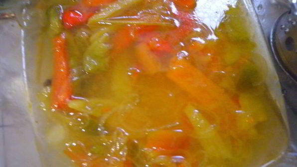 салат с мангольдом, курочкой, рисом и чечевицей