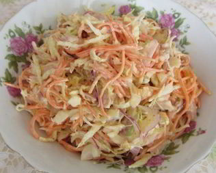 Салат с морковкой и курицей