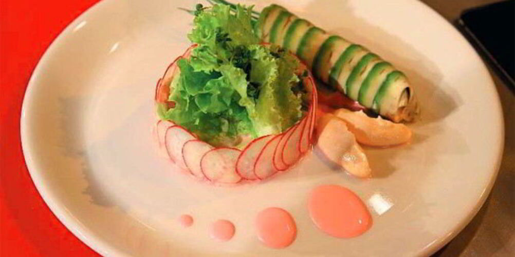 Рецепт салат с муссом из копченого лосося