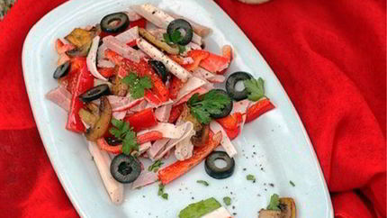 Салат с перцем и грибами